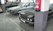 Verlassene BMW-Werkstatt