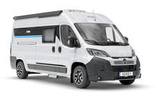 Der Hobby OnTour Van 640 ET (2025)  von schräg vorne aufgenommen.