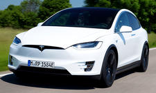 Tesla Model X (2016)