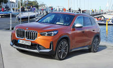 BMW X1 xDrive30e; stehend; SUV; Außenansicht; Frontansicht