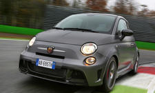 Abarth 695 Biposto Fiat 500 Fahrbericht Kleinwagen Sportversion