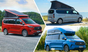 Das Bild zeigt drei Versionen des Ford Transit Custom Nugget in der Außenaufnahme: links den Nugget mit normalem Radstand, oben rechts den Nugget L2 mit langem Radstand, unten rechts den Nugget mit Hochdach.