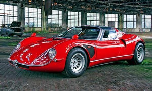 Alfa Romeo Tipo 33 Stradale: Classic Cars