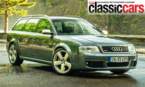 Der Audi RS 6 (C5) stehend von schräg vorne