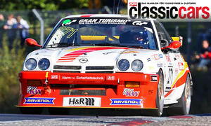 Der Beckmann-Opel Manta B fahrend von schräg vorne fotografiert.
