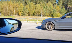 Drag Race Porsche Taycan Turbo gegen BMW M5 CS