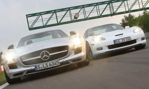 Chevrolet Corvette ZR1 und Mercedes SLS AMG im Vergleich