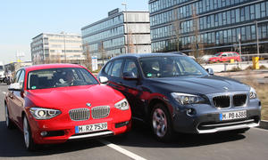 Kombi oder SUV: BMW X1 sDrive18i gegen BMW 118i im Test