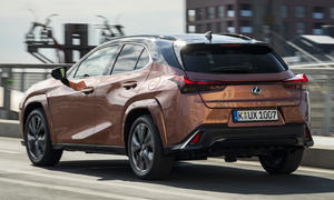 Lexus UX300h (2024)