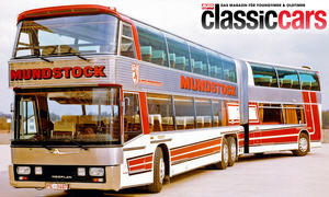 Der Neoplan Jumbocruiser stehend von vorne