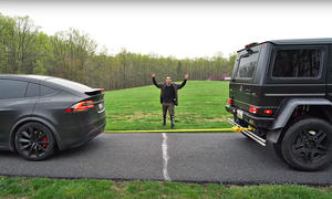 Tesla Model X/Mercedes G 550 4x4²