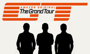 Das Logo von "The Grand Tour" am oberen Bildrand mit drei Personen als Schattenrisse darunter.