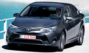 Toyota Avensis Facelift (2015)