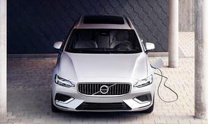 Volvo V60 Recharge (2023)