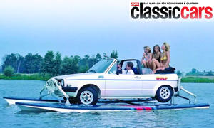 Der VW See-Golf statisch von schräg vorne fotografiert. 