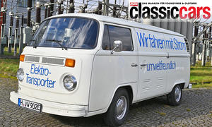Der VW T2 Elektrotransporter stehend von schräg vorne