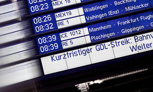 Bei der Deutschen Bahn entfallen die Zugbindungen bei einem Streik.