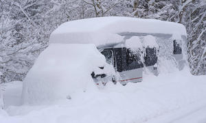 Wer das Wohnmobil winterfest macht, vermeidet Frostschäden.