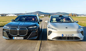 BMW i7/Nio ET7