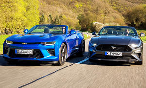 Chevrolet Camaro Cabriolet/Ford Mustang Convertible