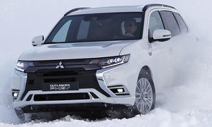 Mitsubishi Outlander PHEV FL (2018)