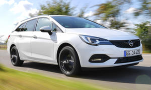 Opel Astra Sports Tourer Facelift