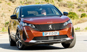 Peugeot 5008 Hybrid (2023)