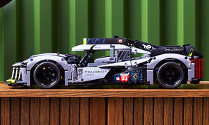 Peugeot 9X8: Lego-Technic-Bausatz