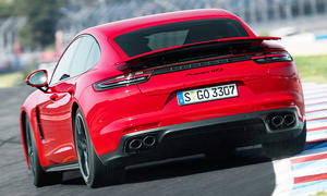 Porsche Panamera GTS (2018)