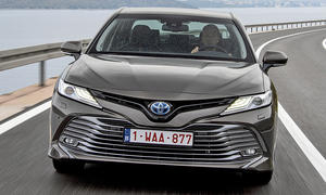 Toyota Camry (2019)