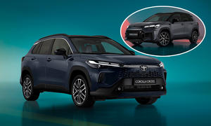Toyota Corolla Cross Facelift (2025) stehend von schräg vorne fotografiert mit GR Sport-Ausstattung (oben rechts)