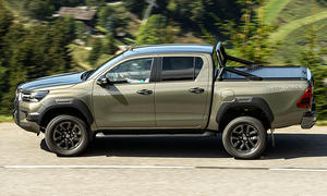 Toyota Hilux Facelift (2020)