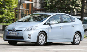 Der Toyota Prius Plug-In-Hybrid soll sich an jeder Steckdose problemlos aufladen lassen