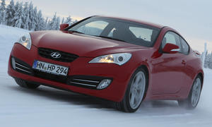 Hyundai Genesis Coupe 3.8 V6 Front