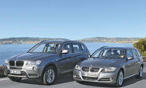 BMW X3 und BMW 320d Touring mit einem Preisunterschied von 3.450 Euro 