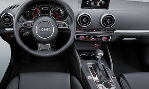 Audi A3 2012 MMI Innenraum Navigation Display CES Las Vegas
