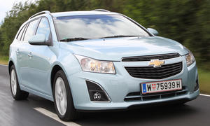 Chevrolet Cruze Station Wagon 1.7 D - Front