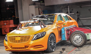 Mercedes S Klasse 2013 Crashtest Sicherheit Assistenzsysteme Airbags