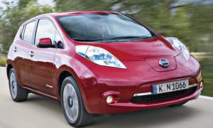 Nissan Leaf Facelift 2013 Elektroauto Kleinwagen Test 