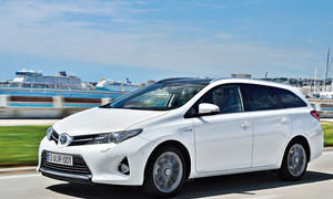 Toyota Auris Touring Sports Hybrid Kompaktkombi Fahrbericht Neuheit Front