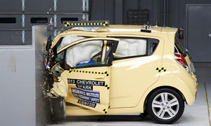 Kleinwagen Crashtest 2014 IIHS Small Overlap geringe Ueberdeckung