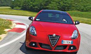 Alfa Romeo Giulietta QV 2014 Fahrbericht Kompaktklasse Doppelkupplungsgetriebe Bilder