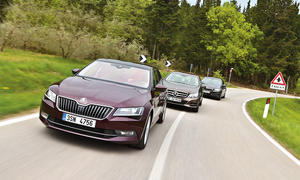 Skoda Superb BMW 5er Mercedes E-Klasse Limousinen Vergleich Oberklasse Business