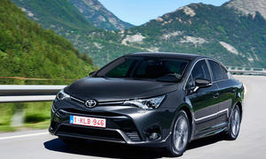 toyota avensis 2015 fahrbericht kombi limousine meinung erfahrung