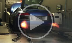 Video: Getunter Audi R8 V10 spuckt Feuer