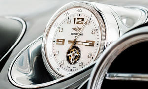 Bentley Bentayga mit Breitling Uhr