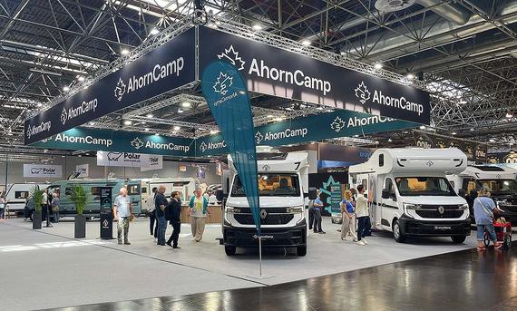 Ahorn Camp auf dem Caravan Salon Düsseldorf 2025 - Dominik Mothes Ahorn Camp auf dem Caravan Salon Düsseldorf 2025