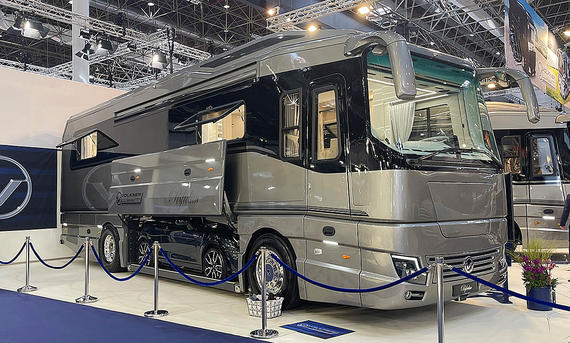 Volkner Mobil auf dem Caravan Salon Düsseldorf 2025 - Dominik Mothes Volkner Mobil auf dem Caravan Salon Düsseldorf 2025