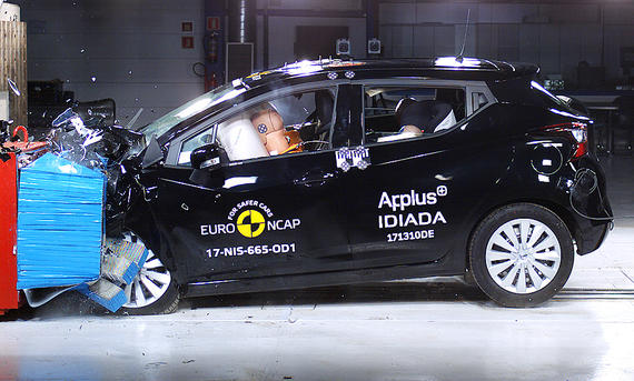 Nissan Micra im Crashtest