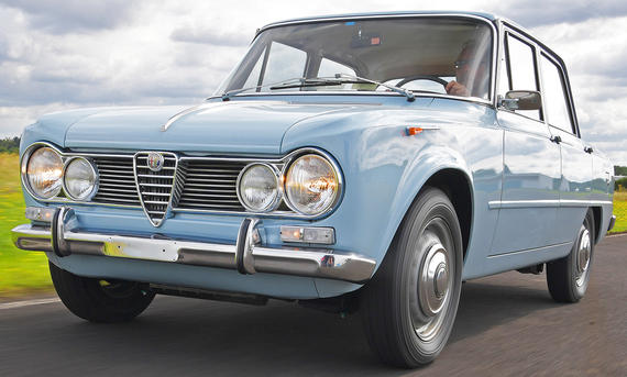 Alfa Romeo Giulia 1.6 TI - Zbigniew Mazar Die Alfa Romeo Giulia 1.6 TI fahrend von vorne
